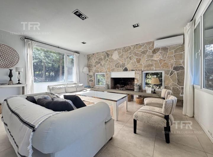 Casa · 240m² · 6 Ambientes