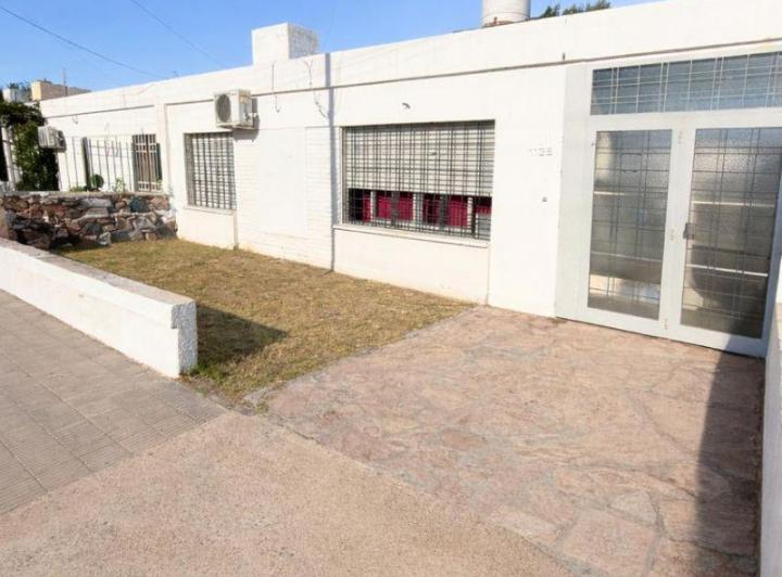 Casa · 140m² · 8 Ambientes