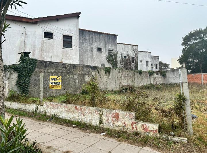 Terreno · 400m²