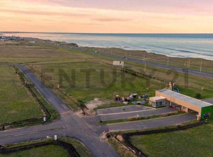 Terreno · 905m²