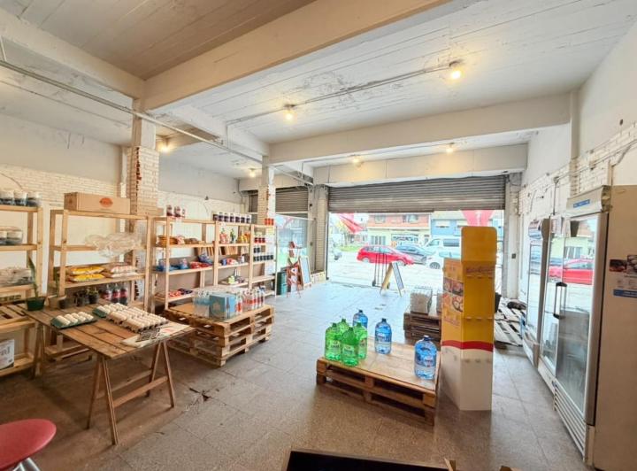 Local comercial · 324m²