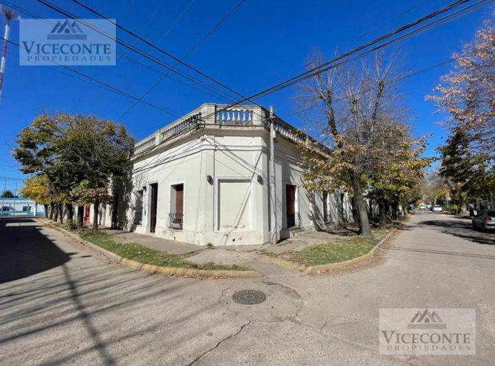 Casa · 432m² · 6 Ambientes · 1 Cochera