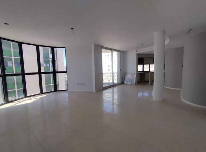 Departamento · 122m² · 5 Ambientes · 1 Cochera