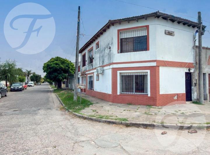 Casa · 105m² · 4 Ambientes · 1 Cochera