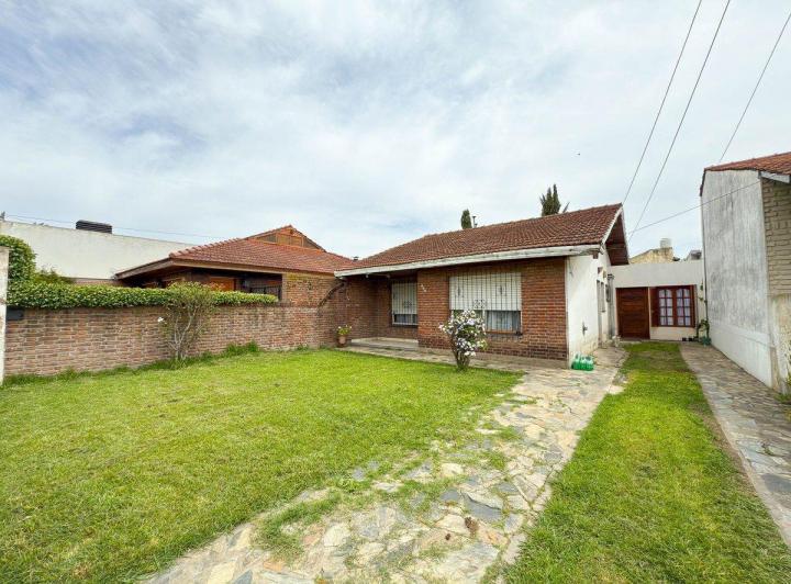 Casa · 115m² · 6 Ambientes · 1 Cochera