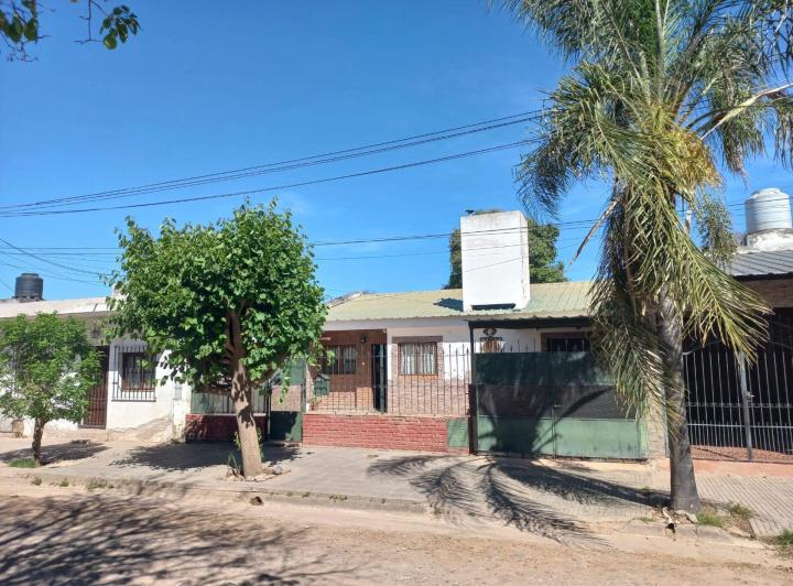 Casa · 120m² · 6 Ambientes · 1 Cochera