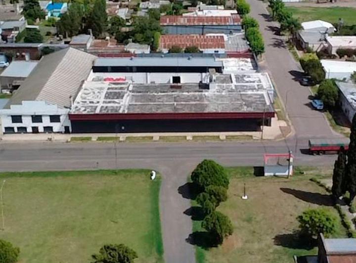 Local comercial · 2408m²