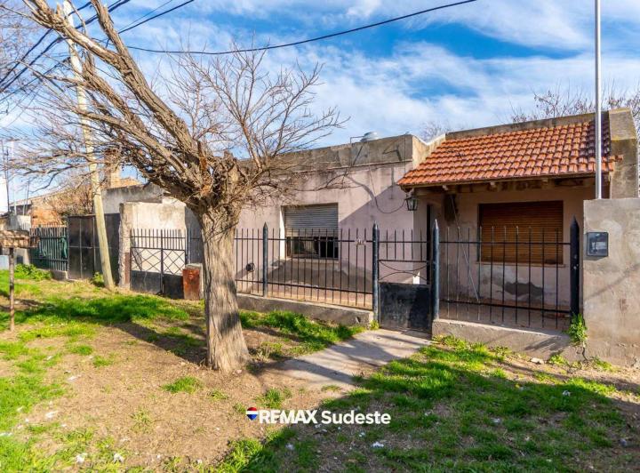 Casa · 96m² · 4 Ambientes · 1 Cochera