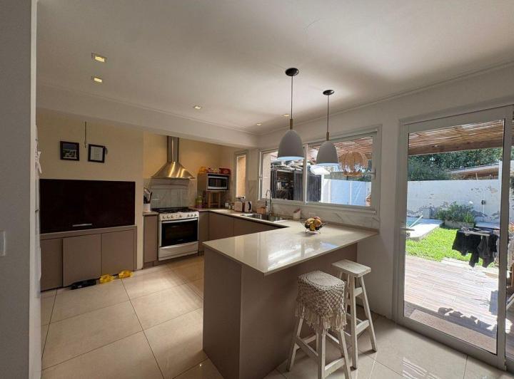 Casa · 108m² · 4 Ambientes · 1 Cochera