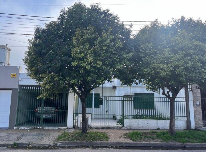 Casa · 95m² · 3 Ambientes · 1 Cochera