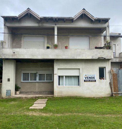 Casa · 230m² · 7 Ambientes