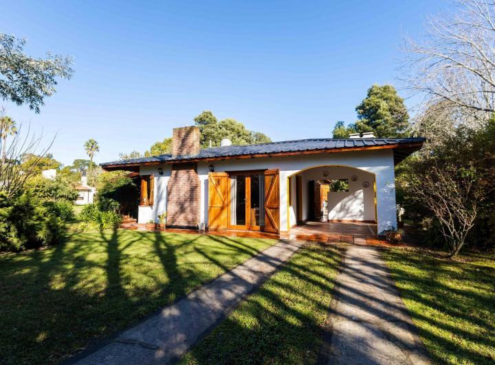 Casa · 90m² · 3 Ambientes · 3 Cocheras