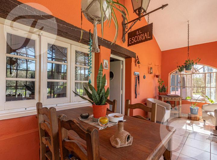 Casa · 241m² · 7 Ambientes · 1 Cochera