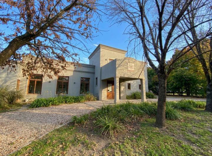 Hotel · 680m² · 13 Ambientes · 4 Cocheras
