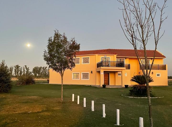 Casa · 375m² · 7 Ambientes · 2 Cocheras