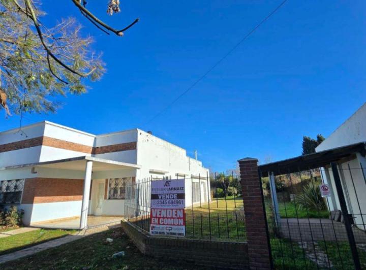 Casa · 160m² · 5 Ambientes · 1 Cochera