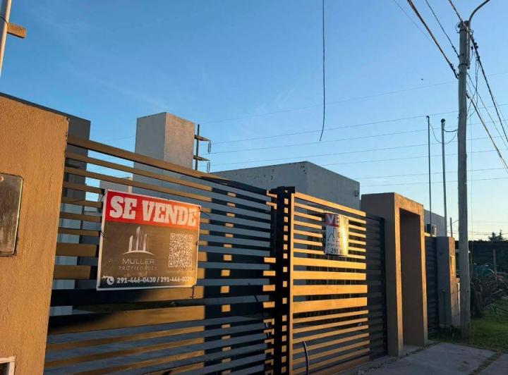 Casa · 165m² · 5 Ambientes · 2 Cocheras