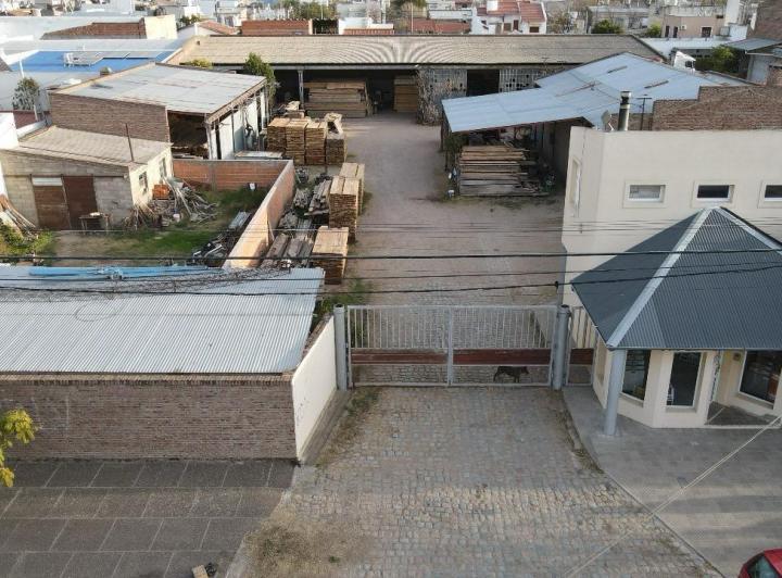 Edificio · 2100m²
