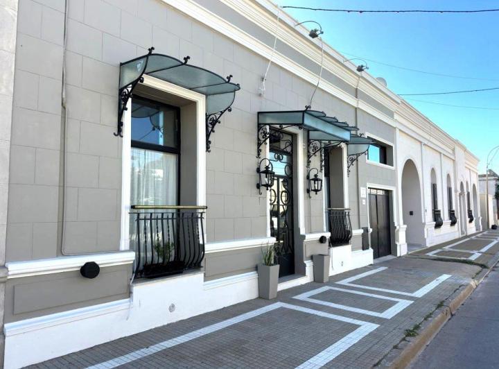 Casa · 214m² · 7 Ambientes · 1 Cochera