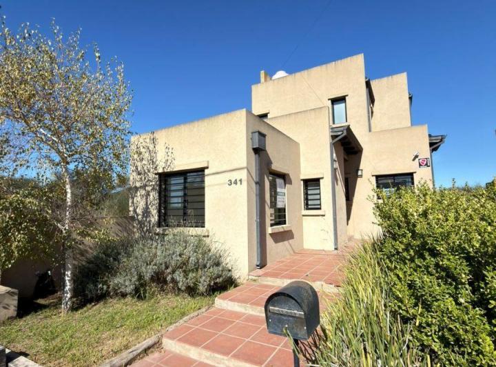 Casa · 115m² · 4 Ambientes · 1 Cochera