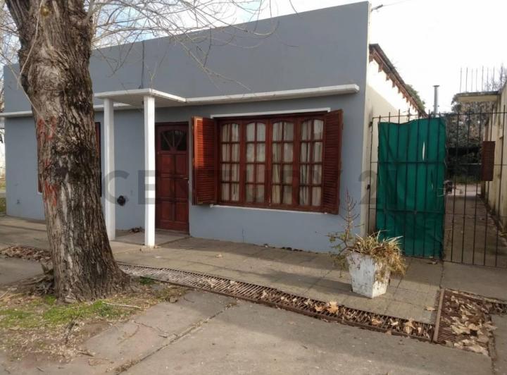 Casa · 160m² · 8 Ambientes · 3 Cocheras