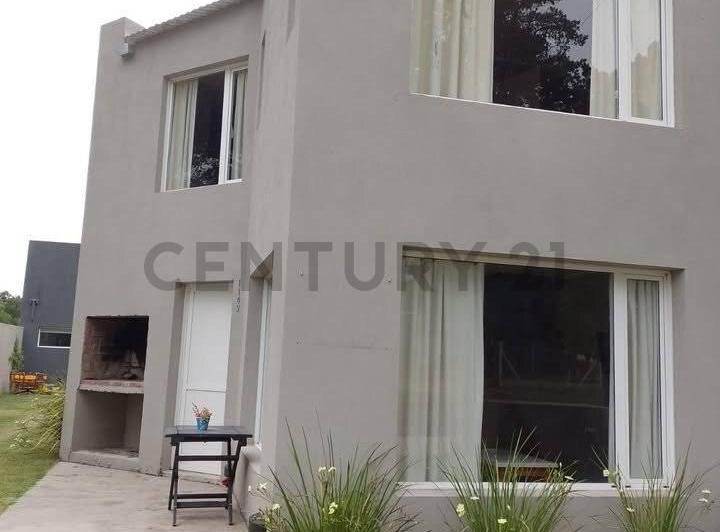 Casa · 157m² · 5 Ambientes · 1 Cochera
