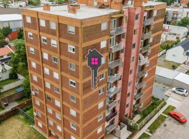 Departamento · 75m² · 4 Ambientes · 1 Cochera