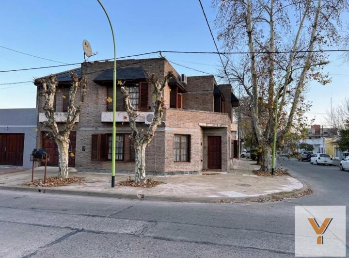 Casa · 223m² · 7 Ambientes