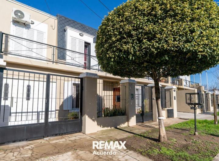 Casa · 65m² · 3 Ambientes · 1 Cochera
