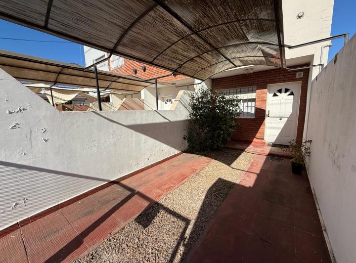 Casa · 81m² · 2 Ambientes · 1 Cochera