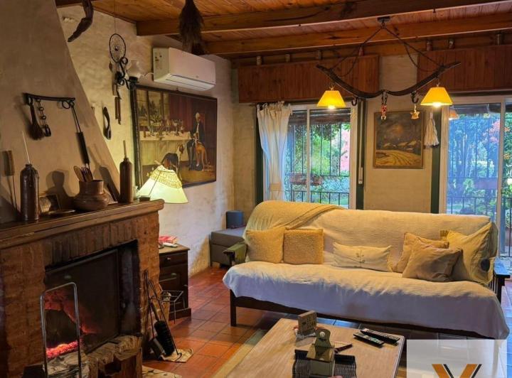 Casa · 140m² · 5 Ambientes · 1 Cochera