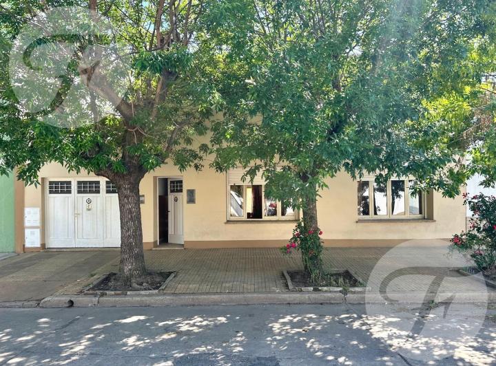 Casa · 181m² · 4 Ambientes · 1 Cochera