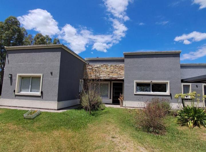 Casa · 153m² · 5 Ambientes · 1 Cochera
