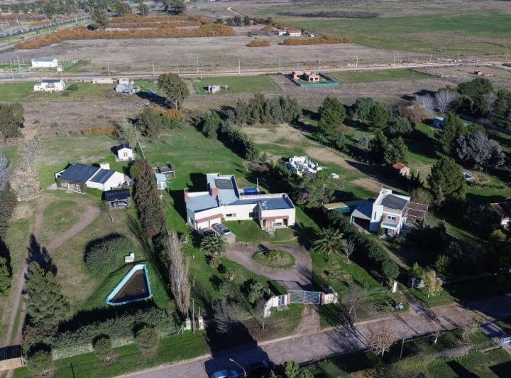 Casa · 320m² · 5 Ambientes · 3 Cocheras