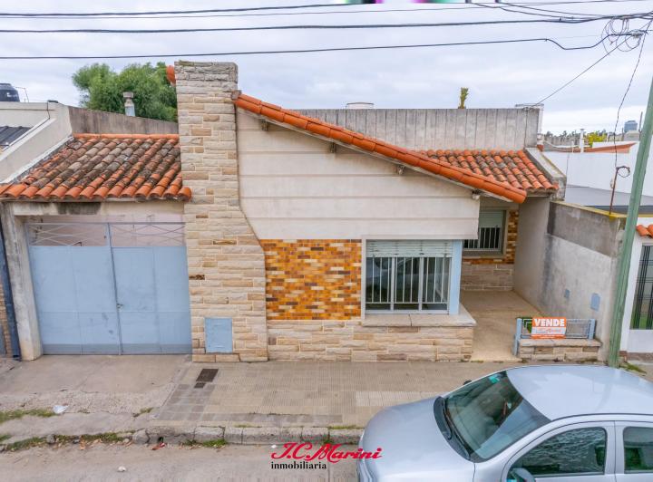 Casa · 120m² · 5 Ambientes · 4 Cocheras