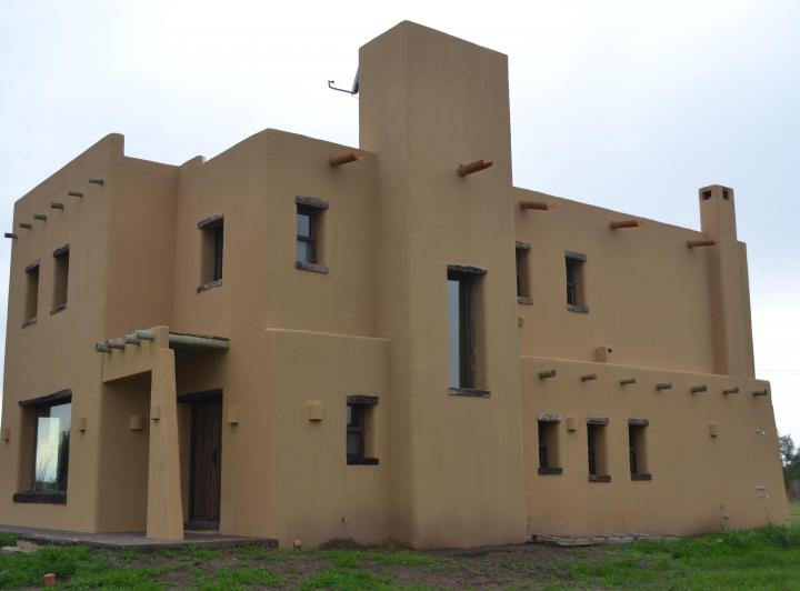Casa · 200m² · 5 Ambientes · 2 Cocheras