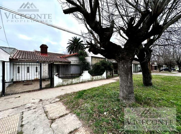 Casa · 130m² · 4 Ambientes · 1 Cochera