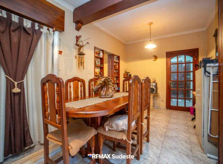 Casa · 140m² · 4 Ambientes · 1 Cochera
