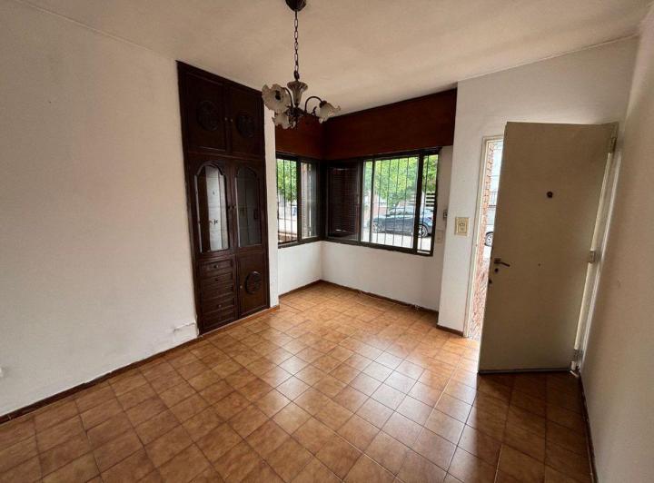 Casa · 83m² · 4 Ambientes · 1 Cochera