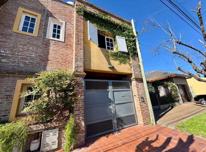 Casa · 133m² · 6 Ambientes · 1 Cochera