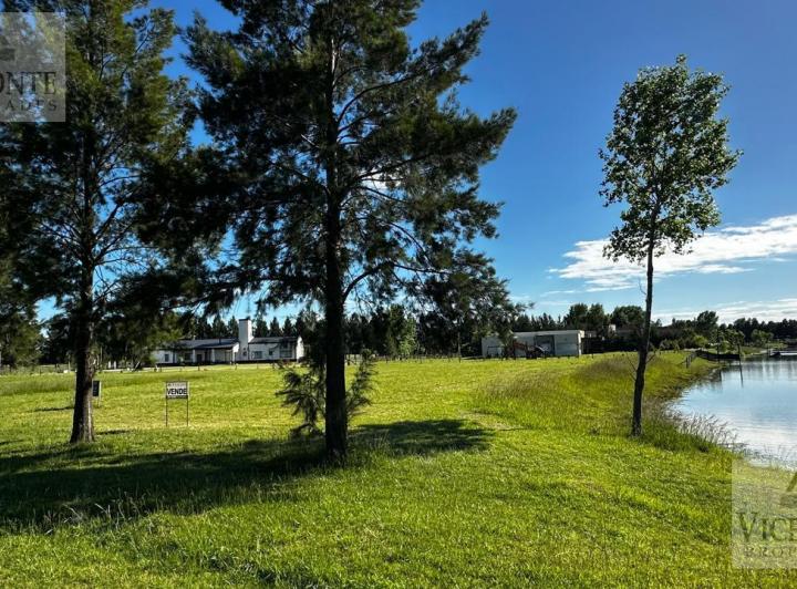 Terreno · 2525m²