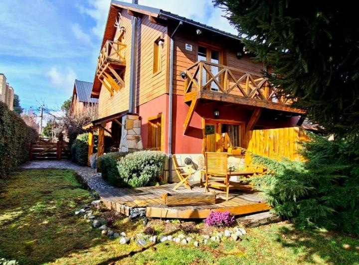 Casa · 96m² · 5 Ambientes · 1 Cochera