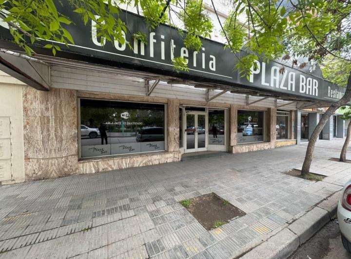 Local comercial · 238m² · 4 Cocheras