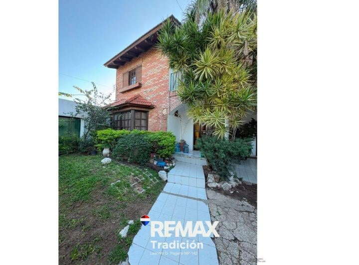 Casa · 145m² · 6 Ambientes · 2 Cocheras