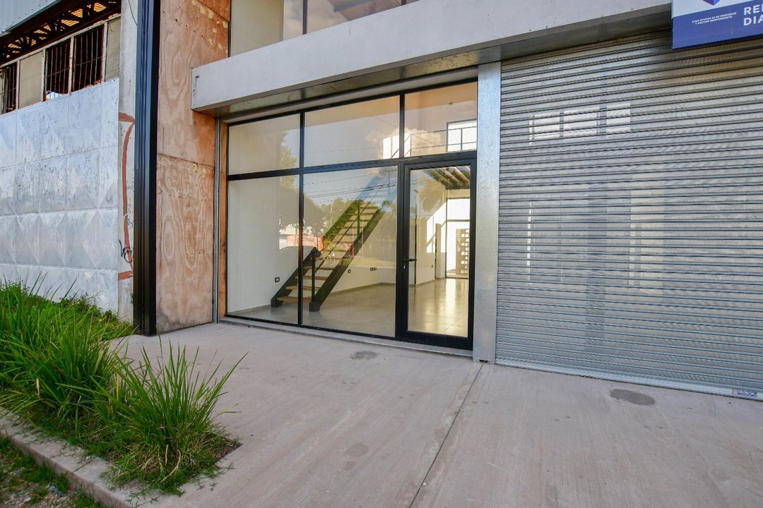 Local comercial alquiler sobre Av. 13