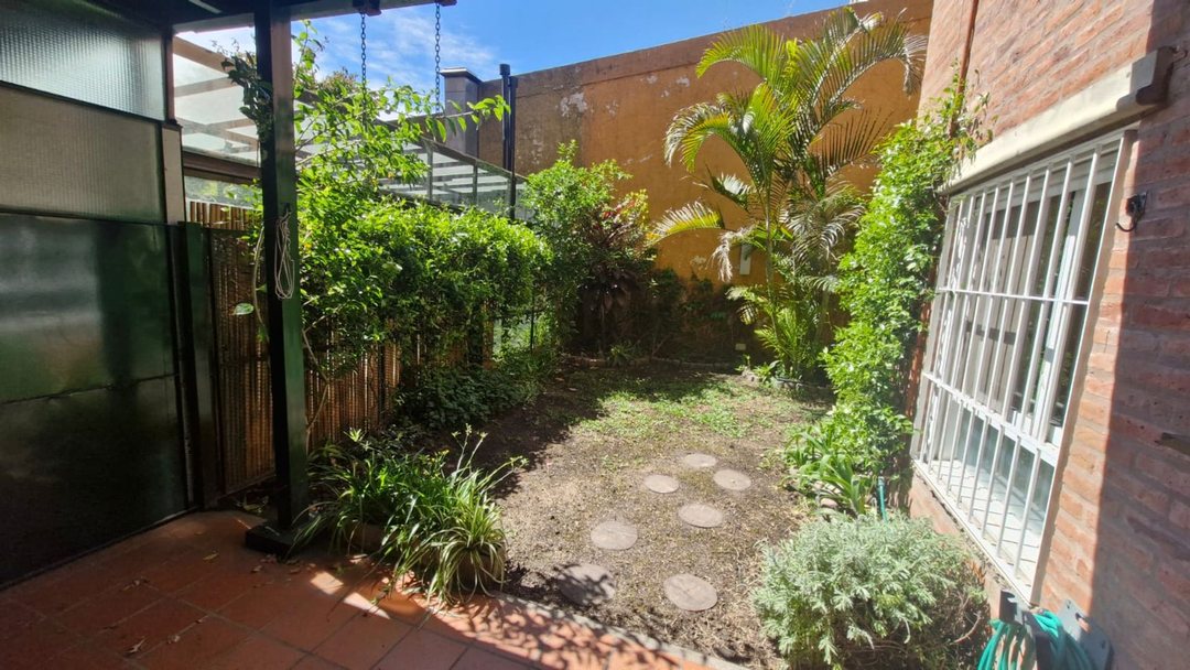 ALQUILER 3 AMB C/JARDIN Y COCHERA - V. URQUIZA