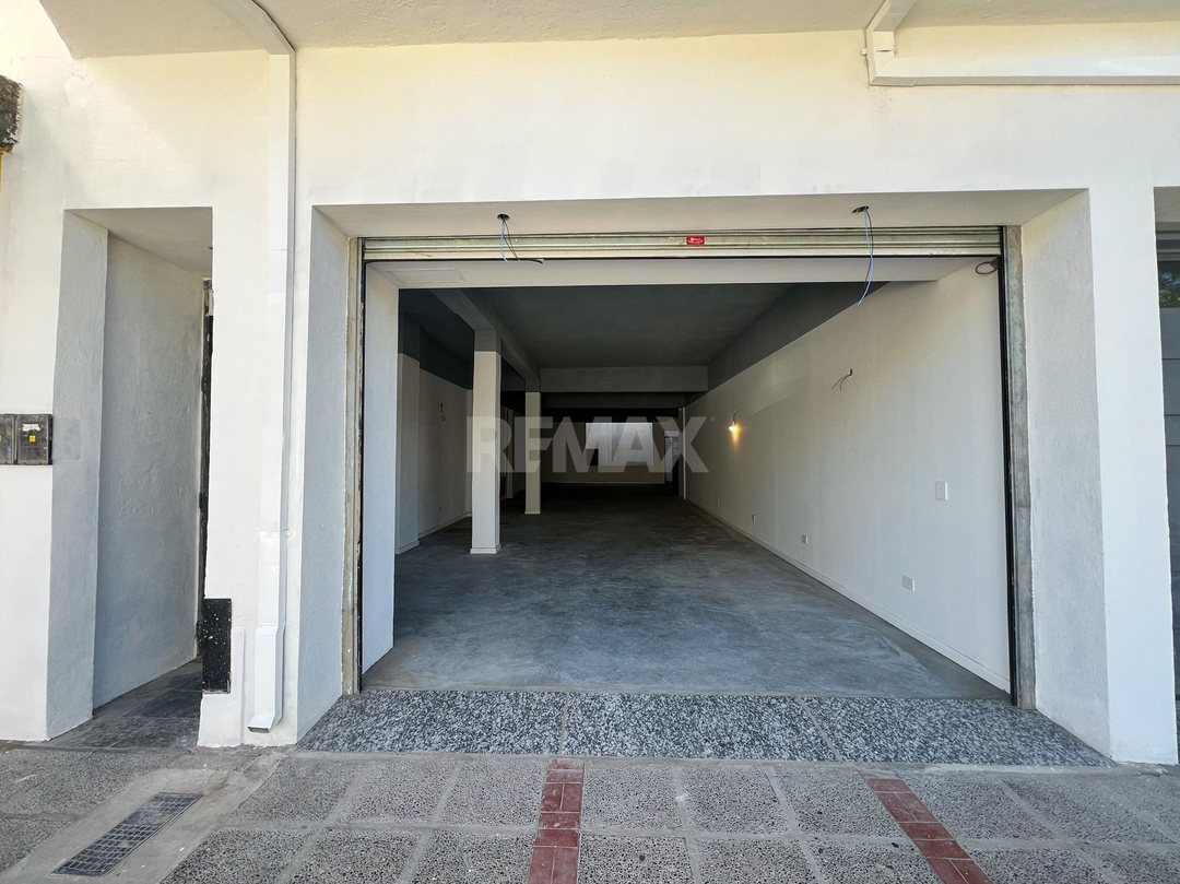LOCAL COMERCIAL EN ALQUILER AV OLASCOAGA NEUQUEN