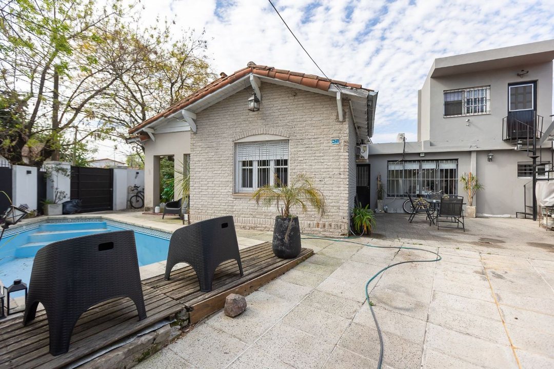 VENTA CASA EN CIUDAD JARDIN 4 AMB - PERMUTA
