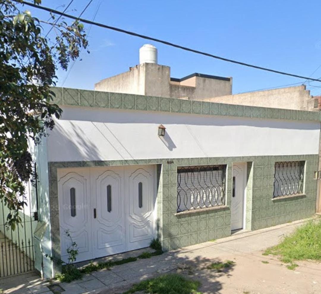 CASA MULTIFAMILIAR  5 AMBIENTES QUILMES OESTE
