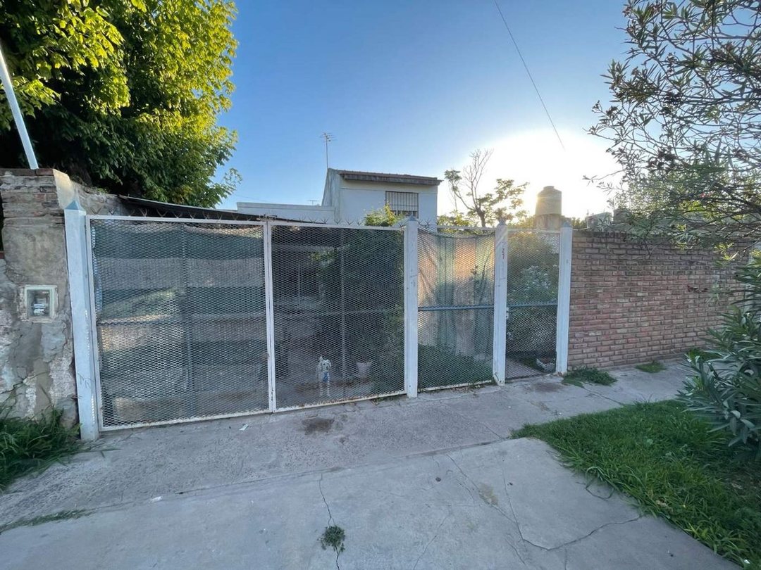 VENTA CASA 4 AMB EN MERLO C/GARAGE